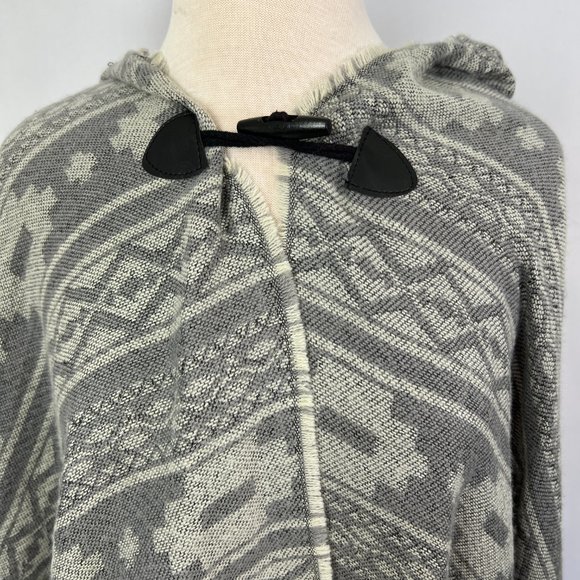 Massini Blanket Poncho Sz One Size Hooded Gray Grey Fringe - Picture 2 of 8